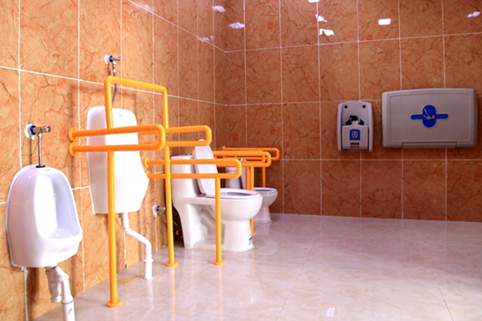 青海旅游实施“厕所革命”，卫生间扶手凸显档次